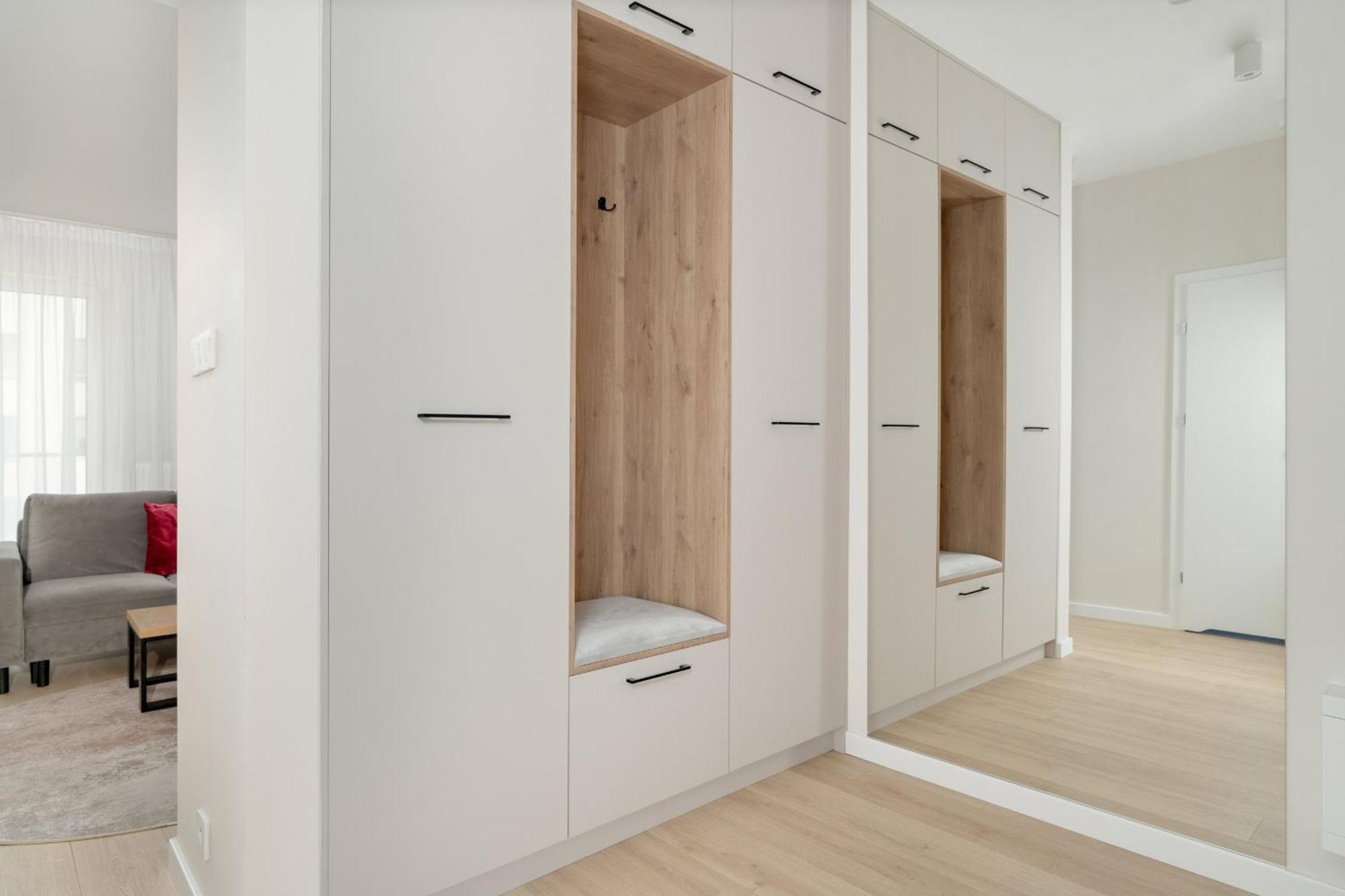 Apartment W Zielonej Okolicy Poznania Z Parkingiem By Renters