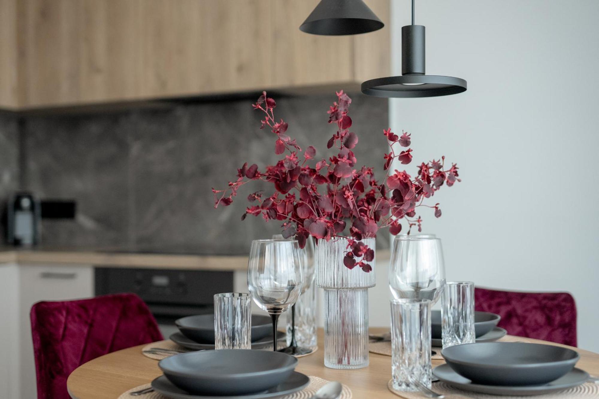 W Zielonej Okolicy Poznania Z Parkingiem By Renters Apartmán *