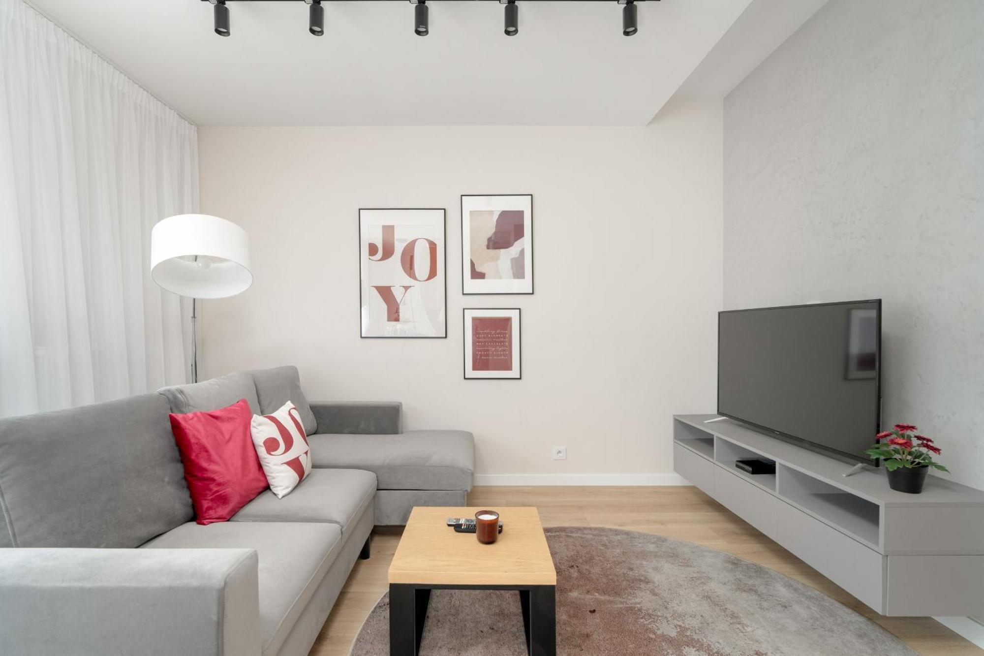 W Zielonej Okolicy Poznania Z Parkingiem By Renters Apartmán